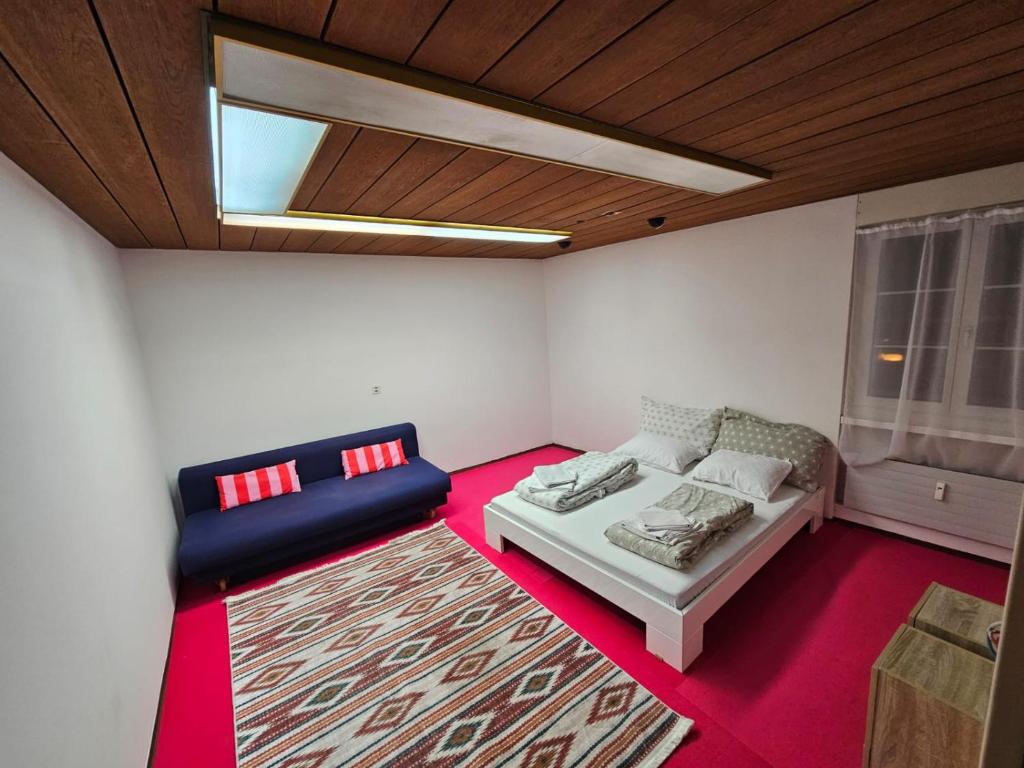 Privatzimmer -Jupiter- mit gemeinsamer Küche und Bad in der Altstadt Chur, Chur