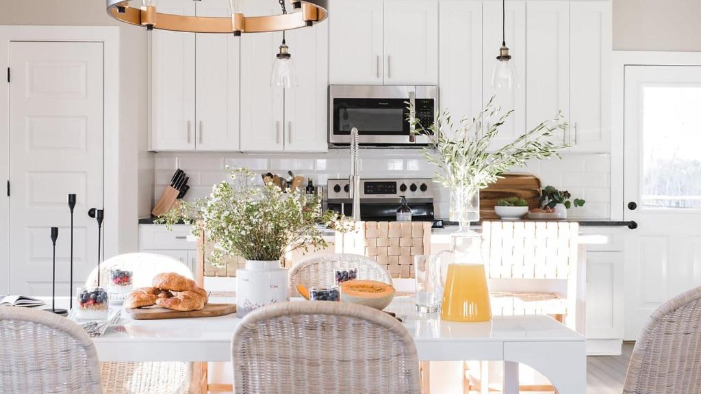 Stapleton McGraw by AvantStay 2 Units Sleeps 16 Spacious Home in Nashville, Nashville