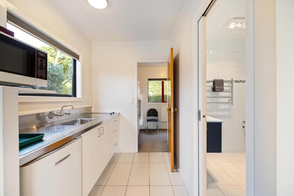 Kitchen, Kaikoura TOP 10 Holiday Park in Kaikoura
