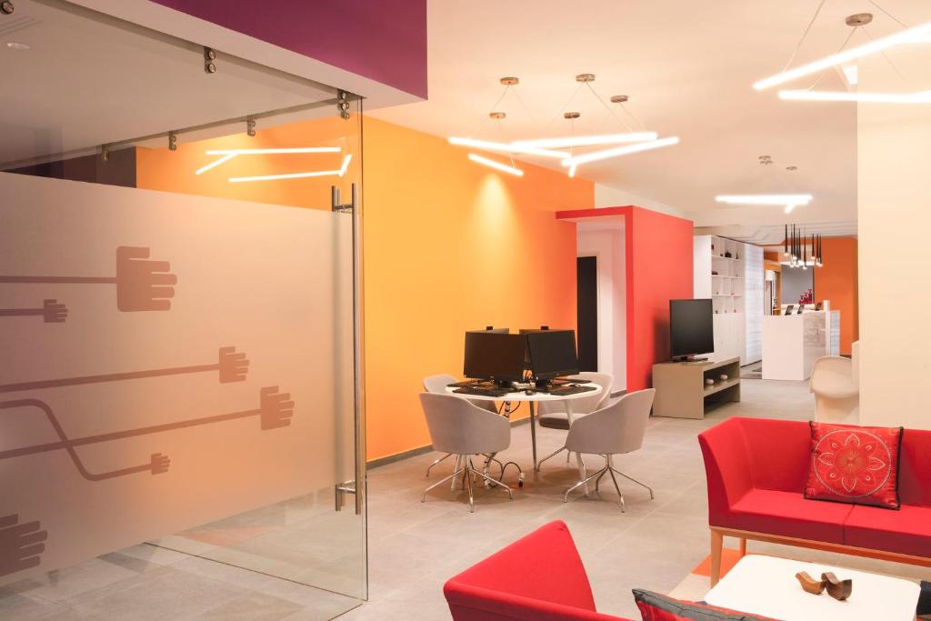 フロント・ロビー