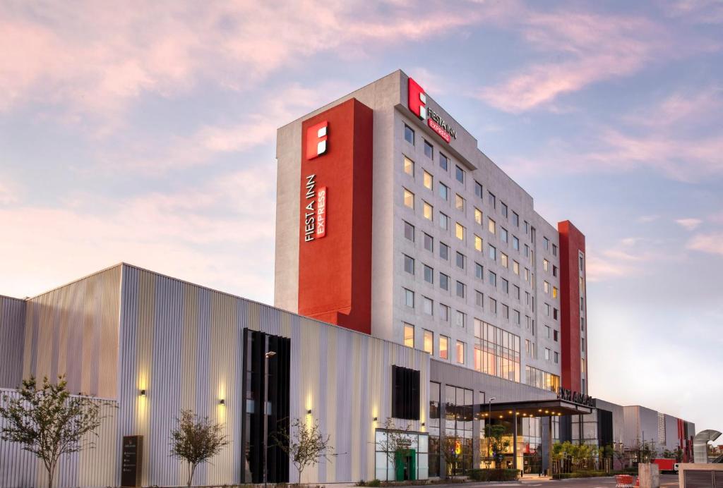 Fiesta Inn Express Puebla Explanada 外観