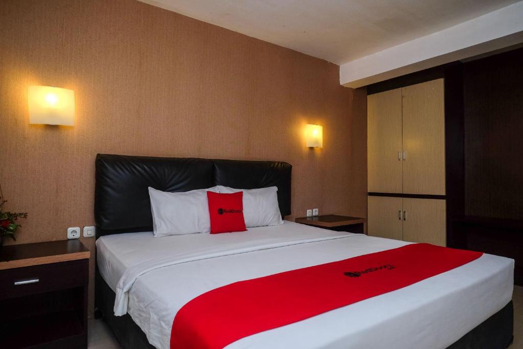 RedDoorz Plus at Grand Populer Hotel Makassar, Makasar