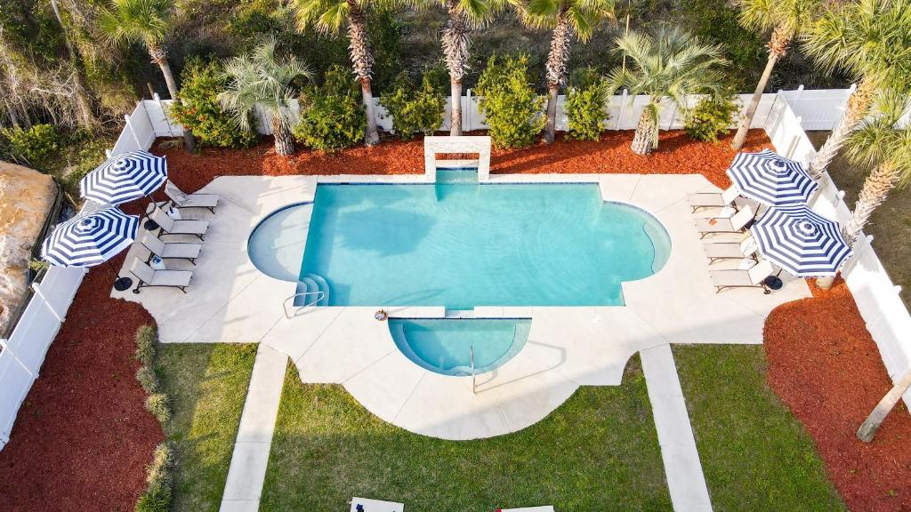 Destin Group Getaway Hot Tub Pool Ping Pong 2 Blocks to Beach Seacrest, Destin