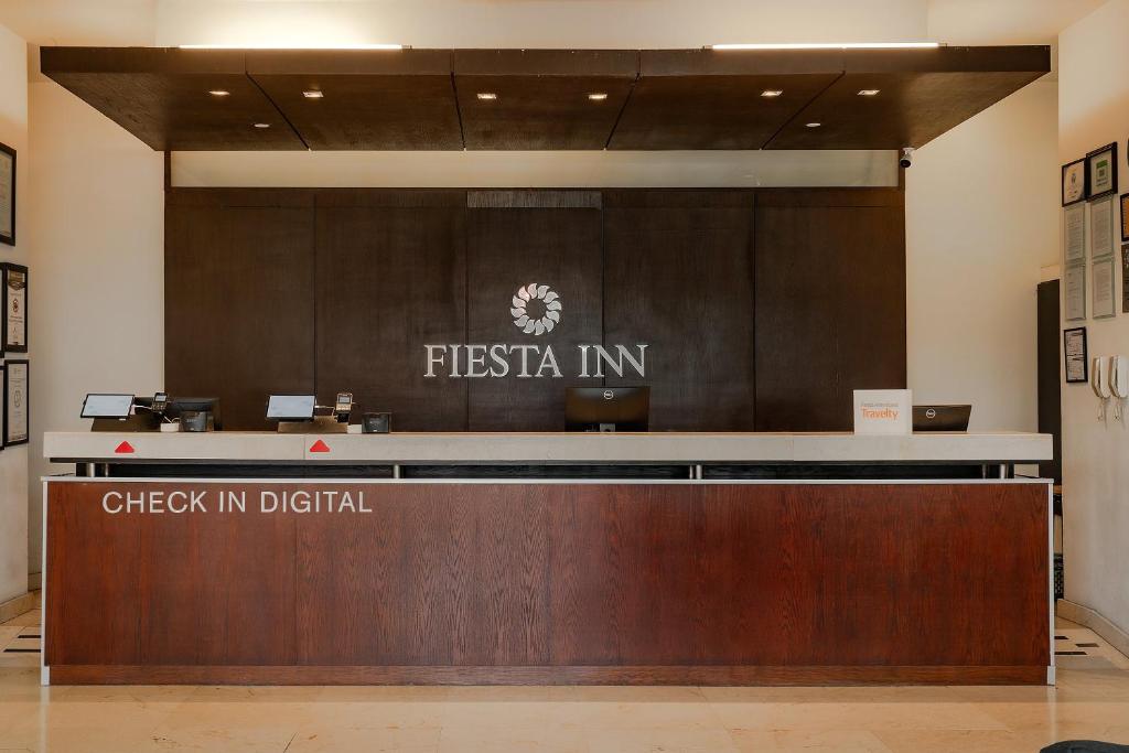 フィエスタ イン テピック (Fiesta Inn Tepic) エントランス