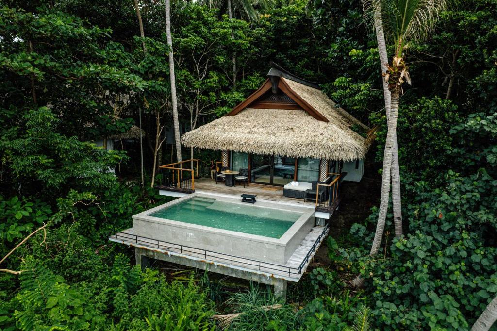 One of the villas of El Nido Resorts - Pangulasian Island