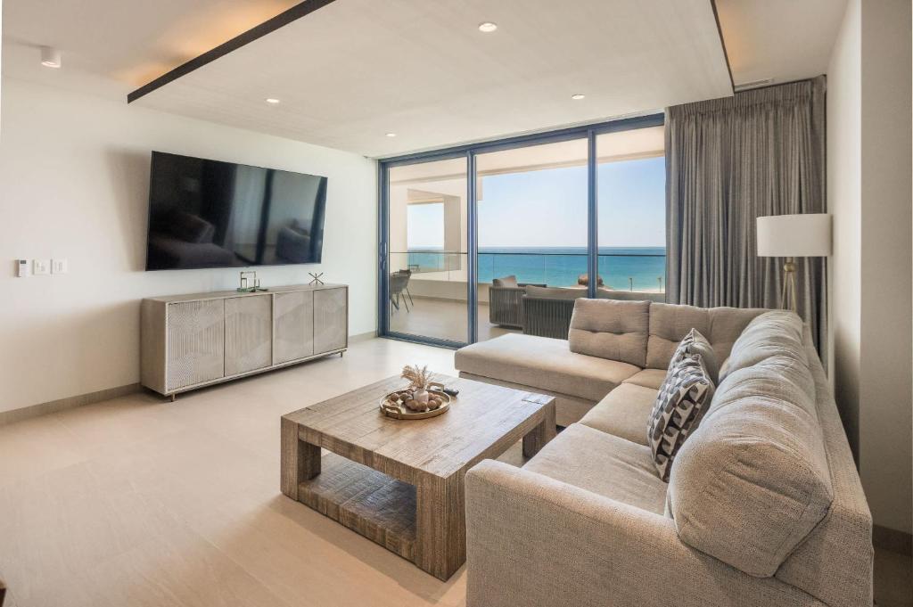 Beachfront Elegance at Las Palomas - 4