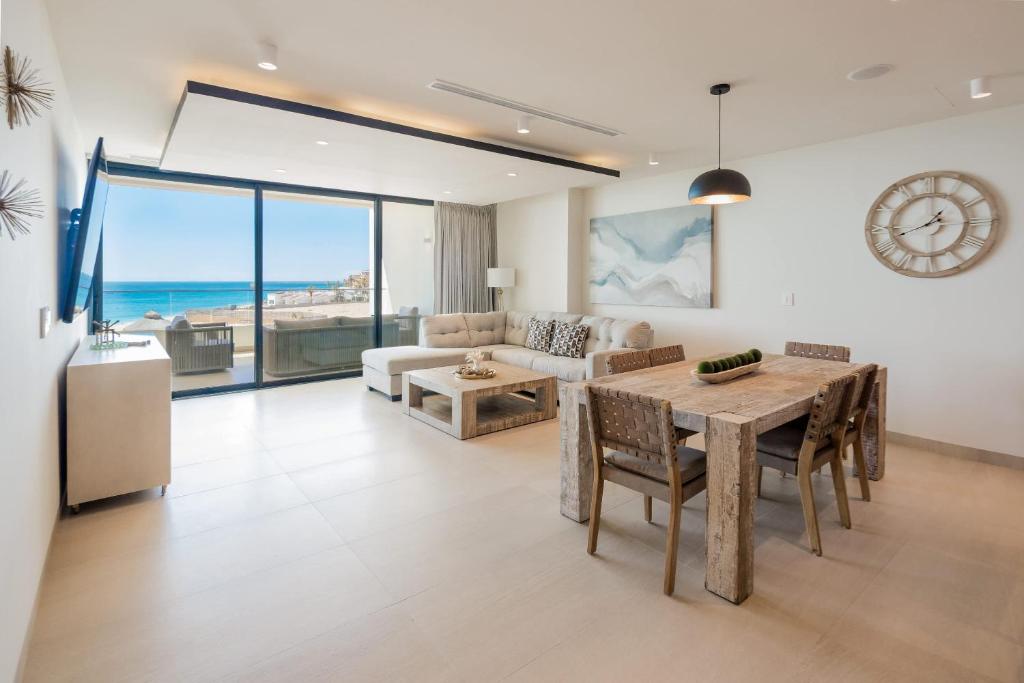Beachfront Elegance at Las Palomas - 3