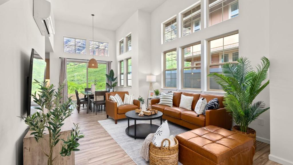 Mauna View by AvantStay 10min to Beach Backyard, Waianae