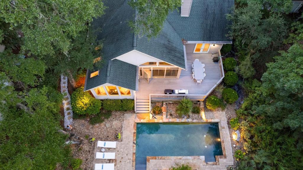 Hilton Lagoon by AvantStay Designer Home w Luxe Pool in Hilton Head, Hilton Head Island