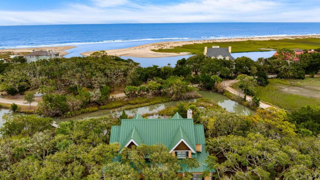 Seaclusion by AvantStay Walk to the Beach, Edisto Island