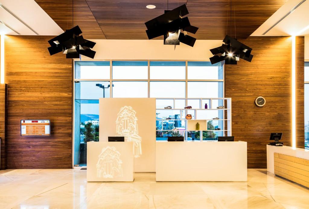 フロント・ロビー