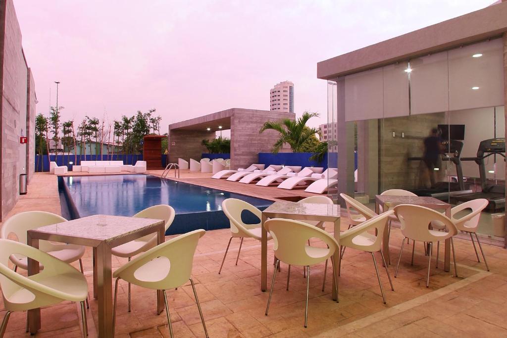 スイミングプール