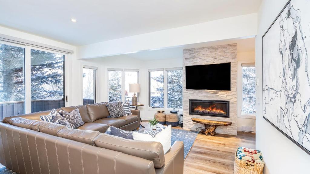 Manitou Riverhouse 115 by AvantStay Spacious Condo in the Centre of Telluride, Telluride