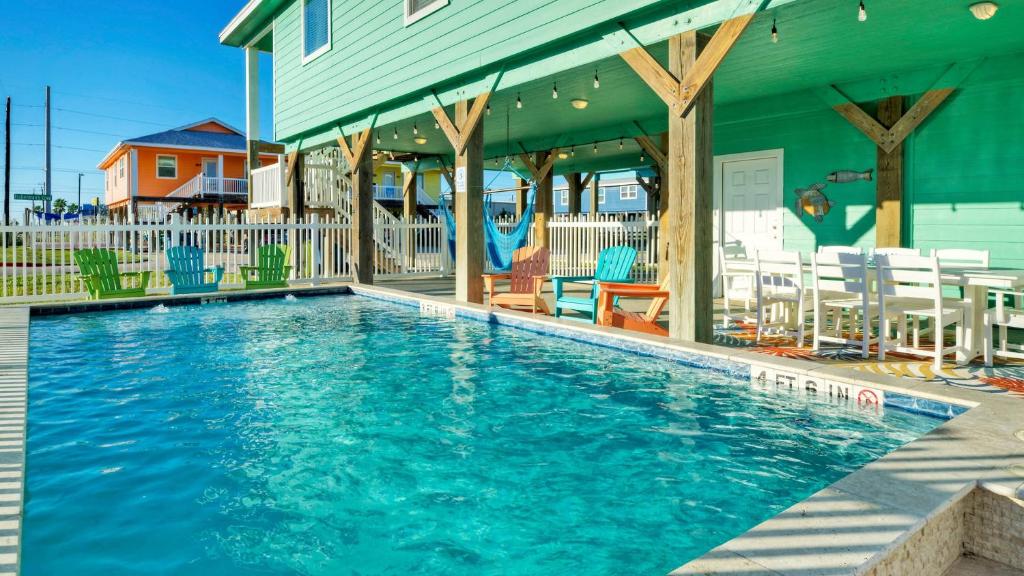 Mins to Beach Private Pool Golf Cart Zone Game Room Sleeps 12, Port Aransas