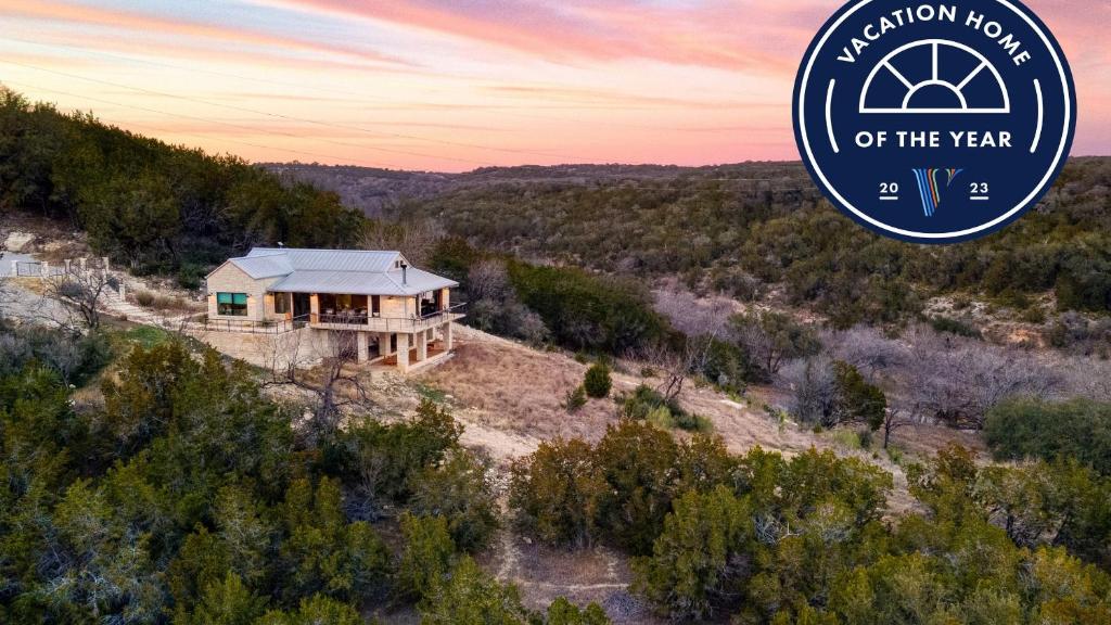 Sotol by AvantStay Direct River Access Views, Dripping Springs