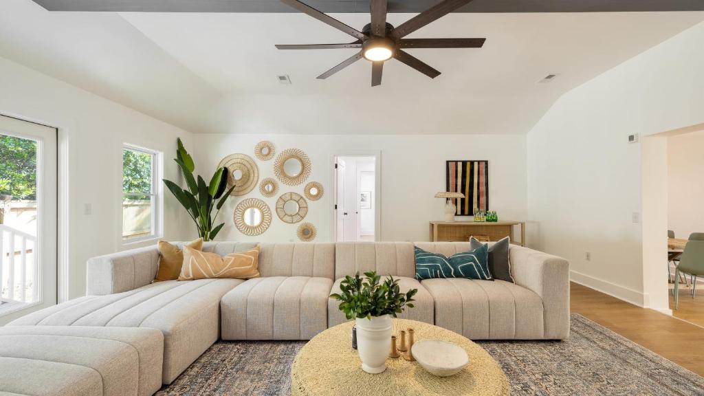 Lumie by AvantStay 5BR Ranch w Firepit Patio, Isle of Palms