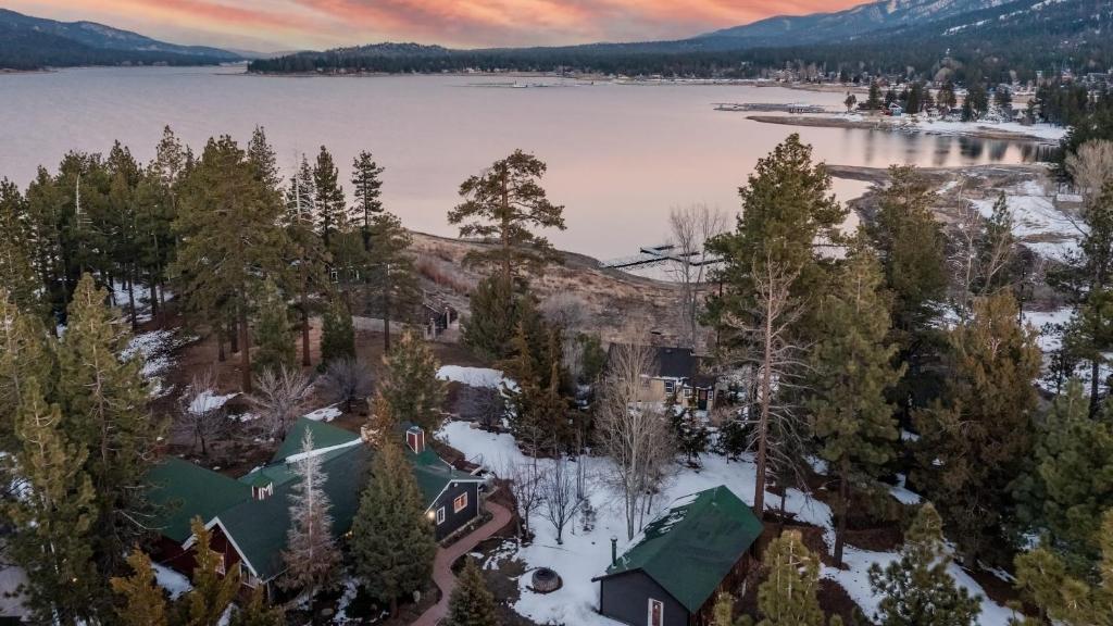 Koda by AvantStay Big Bear Cabin w Hot Tub, Big Bear Lake