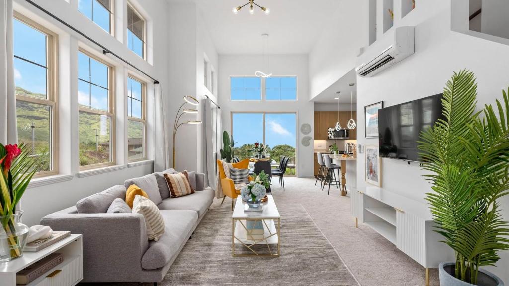 Lealea by AvantStay Ocean Mountain Views, Waianae