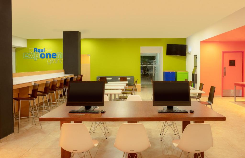 フロント・ロビー