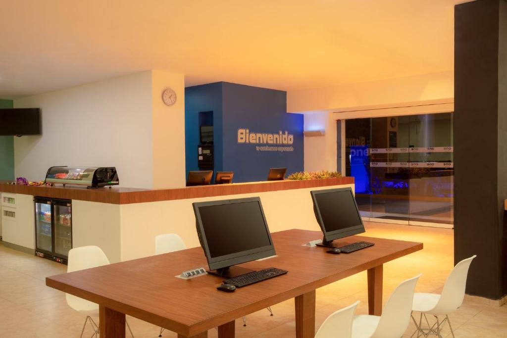 フロント・ロビー