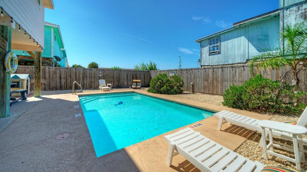 Salty Peach by AvantStay Private Pool New Decor, Port Aransas