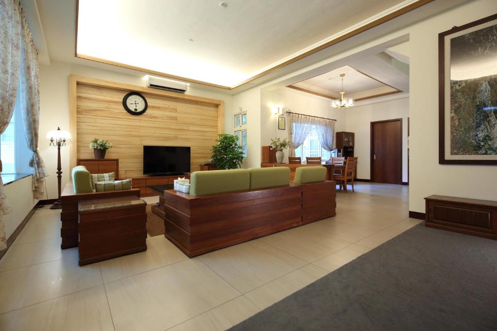 Shared lounge/TV area, Norman Bed and Breakfast in Hualien