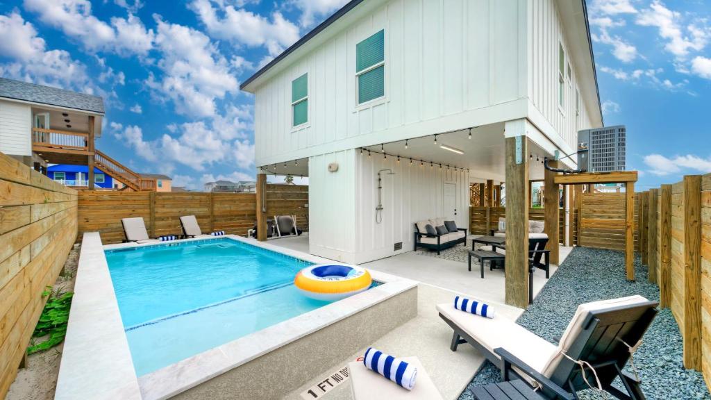 Private Pool by the Nature Preserve Sunset Views Tux Sea Do by AvantStay, Port Aransas