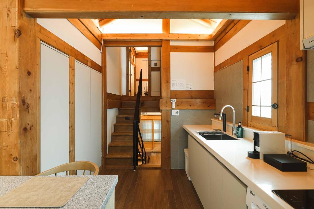 Luxury Hanok Stay Starlight