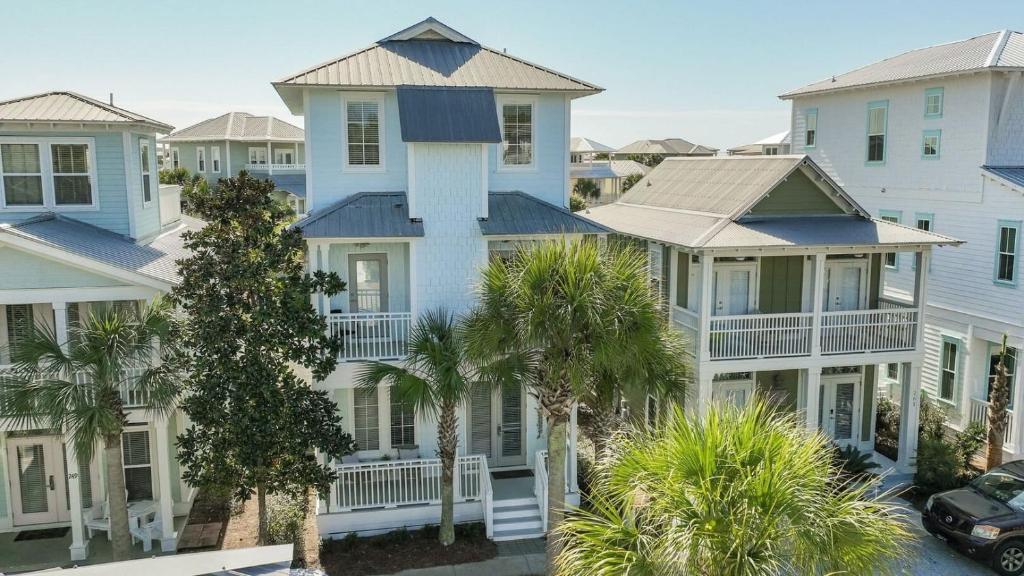 30A Emerald Waters by AvantStay Pool Bikes Bonfires, Panama City Beach