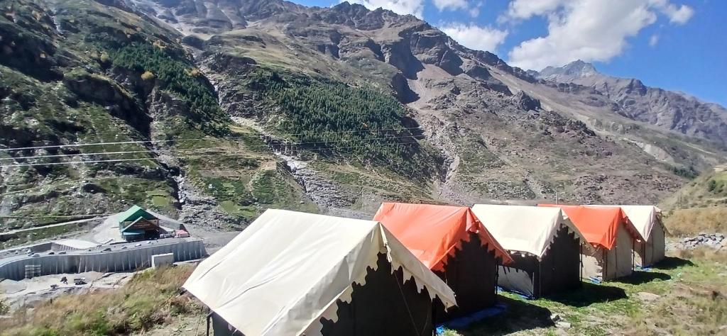 Tunnel view camps, Khoksar