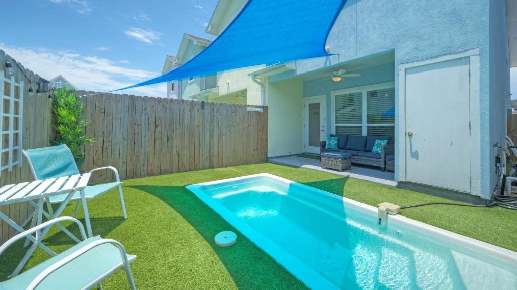 Peaceful Paradise Private Pool Balcony Views 5 Mins to Whitecap Beach, Corpus Christi