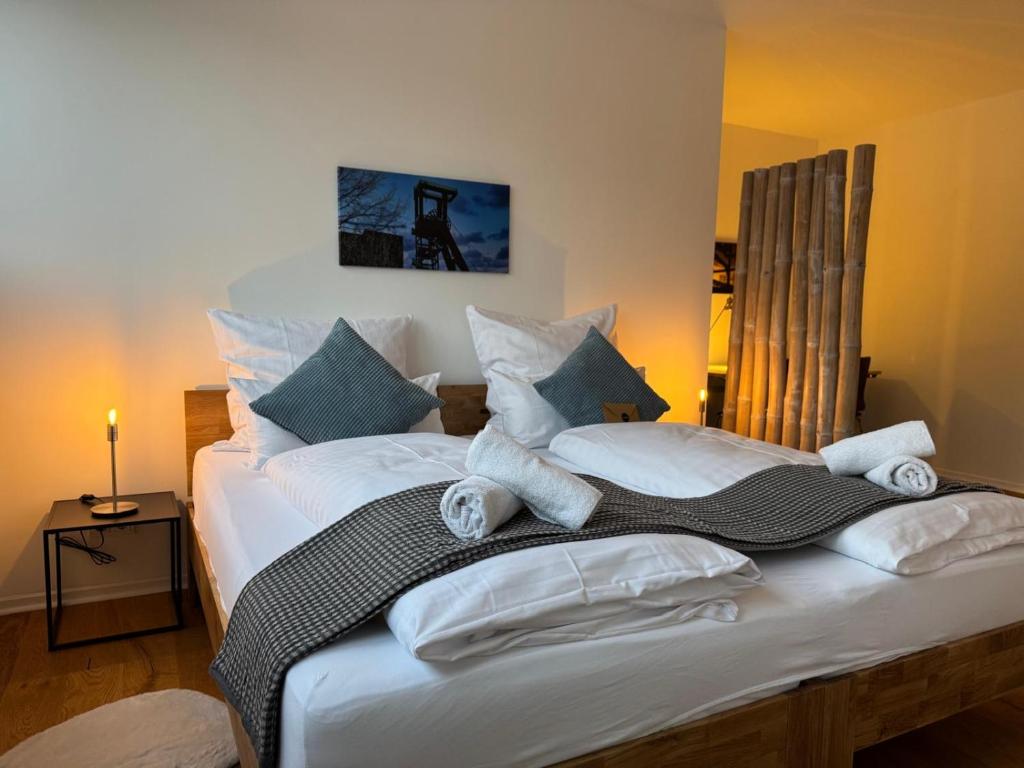 NOOQA Premium Apartment - 90 qm - Balkon -2 Bäder, Duisburg