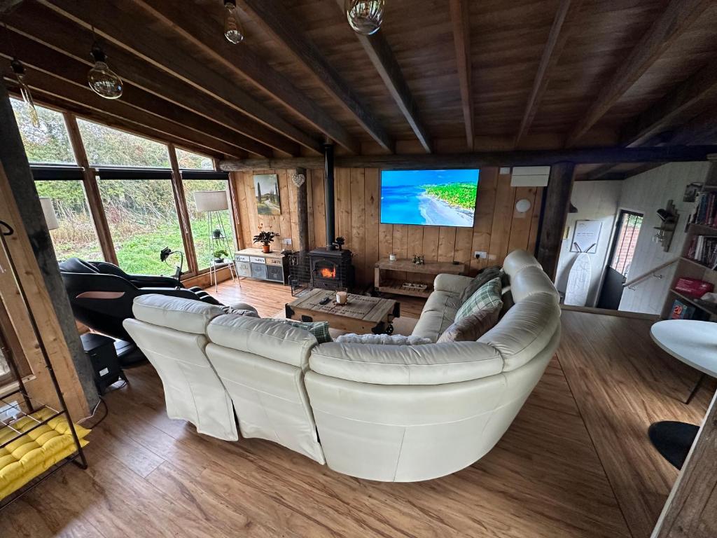 Escape to the Country Lodge, Weston photo 3
