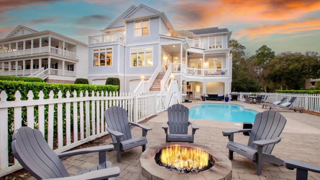 Cobalt Coast by AvantStay 7BDR Steps from Beach, Hilton Head Island