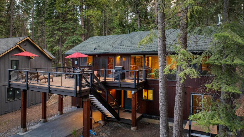 Paige Meadow by AvantStay Near Lake Tahoe City, Tahoe City