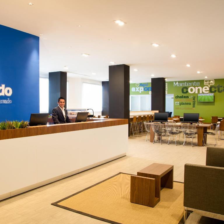 One Durango フロント・ロビー