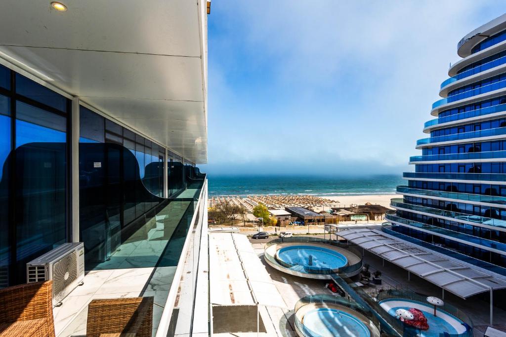 White Titanic, Mamaia Nord – Năvodari