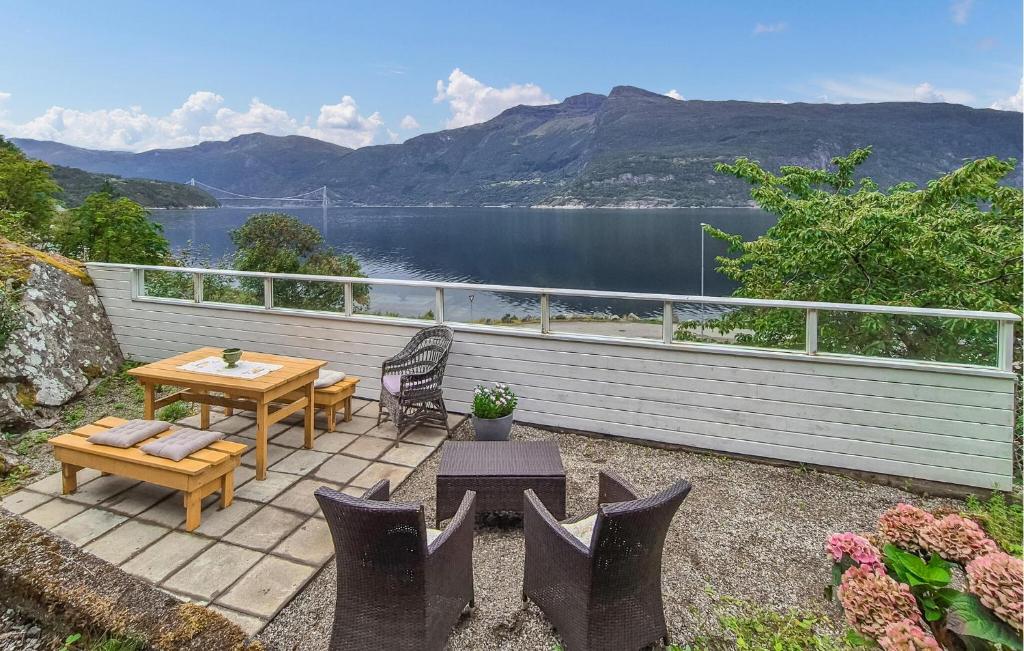 Awesome Home In Eidfjord With House Sea View, Bu