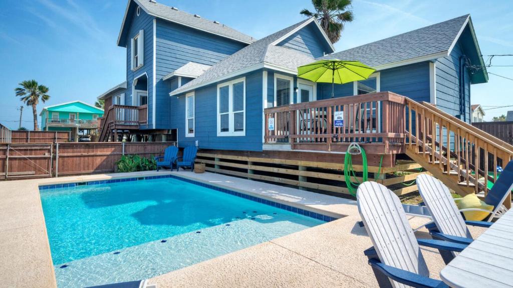 Makaira Azul by AvantStay Pool Putting Green, Port Aransas