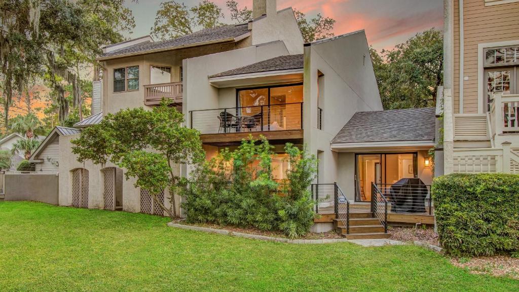 Mizzenmast by AvantStay Harbourtown Escape Group Retreat w Patio, Hilton Head Island