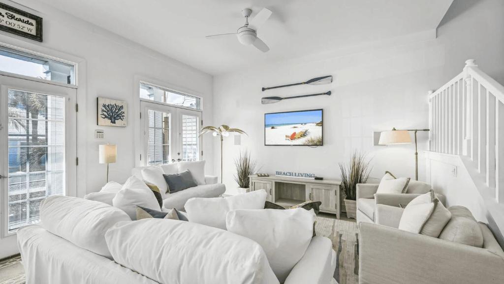 All Decked Out by AvantStay Pool Private Beach Access Bikes Provided, Rosemary Beach