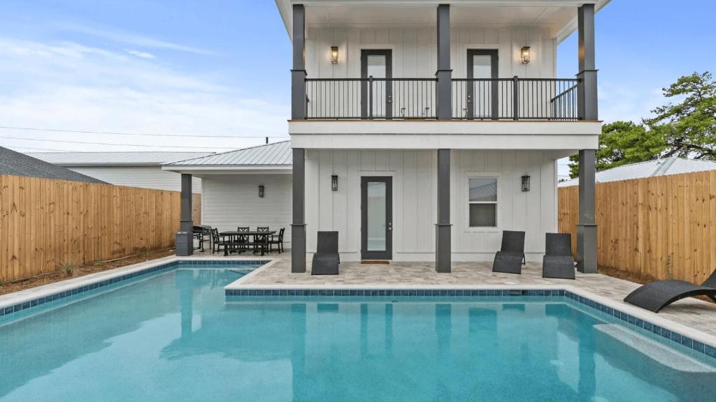 Wanderlust by AvantStay Walk to Beach Pool New Construction, Panama City Beach