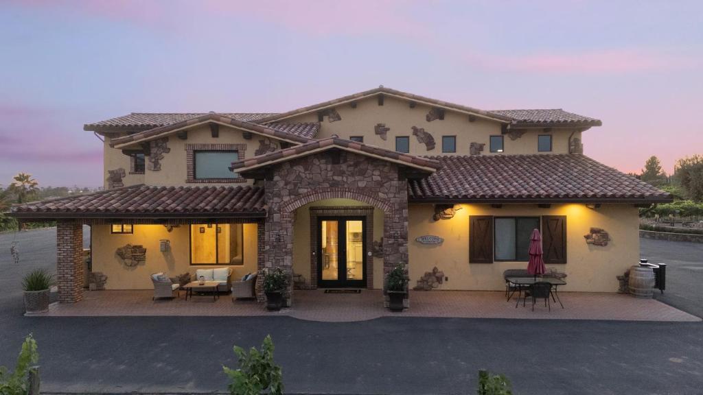 New-Build Temecula Villa with King Suite Fireplace Vineyard Views The Villa by AvantStay, Temecula