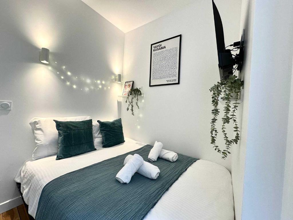 New 411 Suite Charles- Cosy Apartment Paris Center - 2