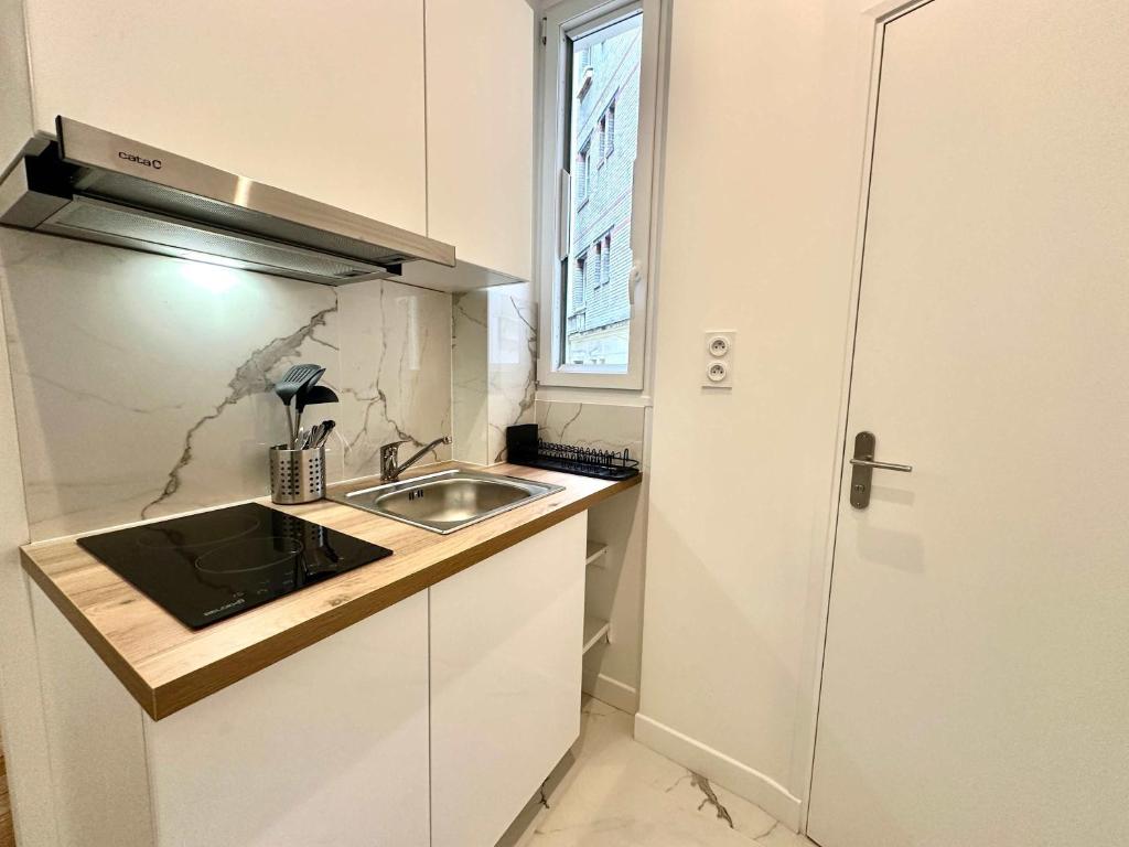 New 411 Suite Charles- Cosy Apartment Paris Center - 5