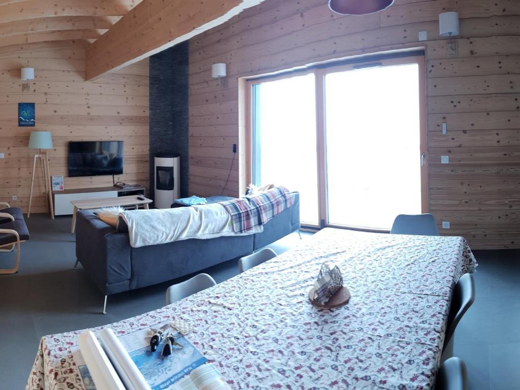 Chalet neuf pour 12 à Chamrousse, accès pistes proche - 3