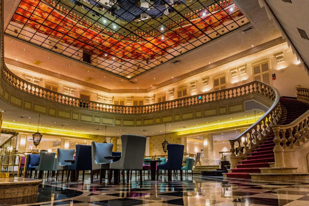 フロント・ロビー