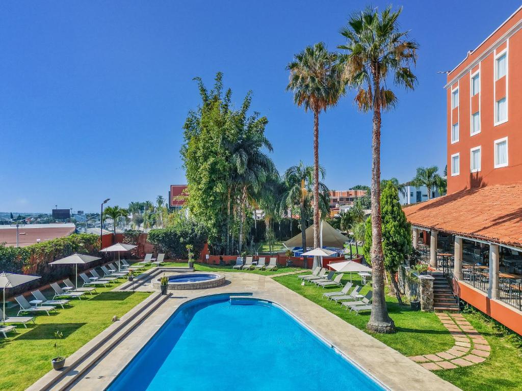 Fiesta Inn Cuernavaca スイミングプール