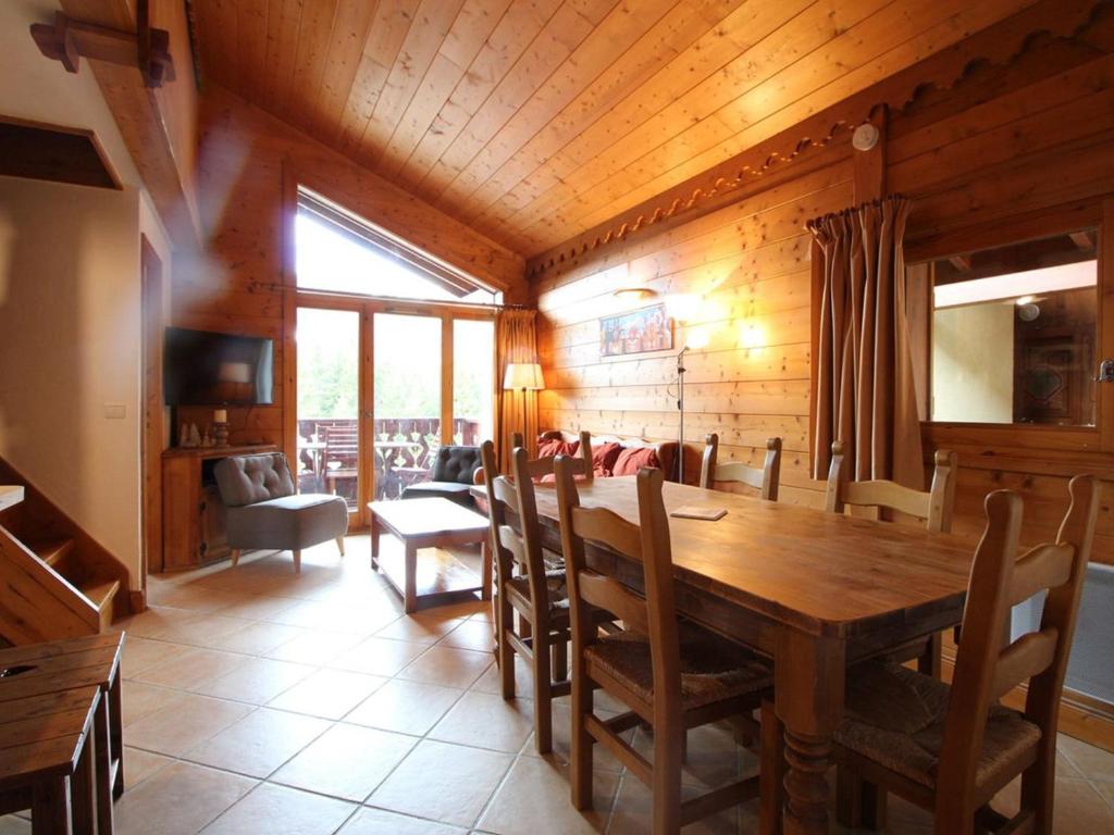 Chalet 4 pièces + mezzanine, 8 pers, WiFi, parking, proche spa, arrêt ski-bus - FR-1-572-112 - 2