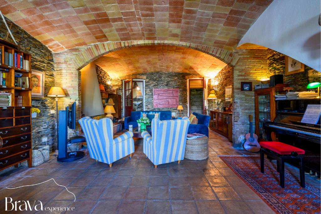 Casa Jordi - Piedra y bóveda en el corazón de Cadaqués I 3 suites I 2 parkings I patio con bbq - 2
